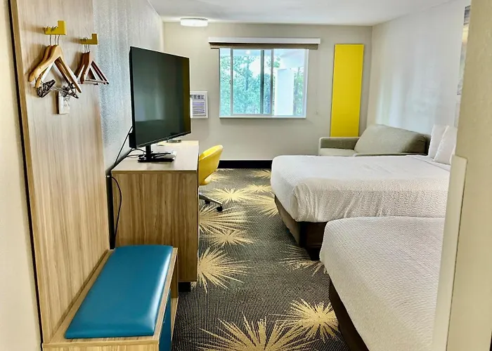 Days By Wyndham Hotel Williams